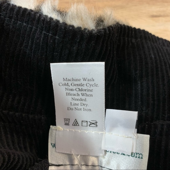 Coldwater Creek Faux Fur Cougar Vest Button - Picture 6 of 6